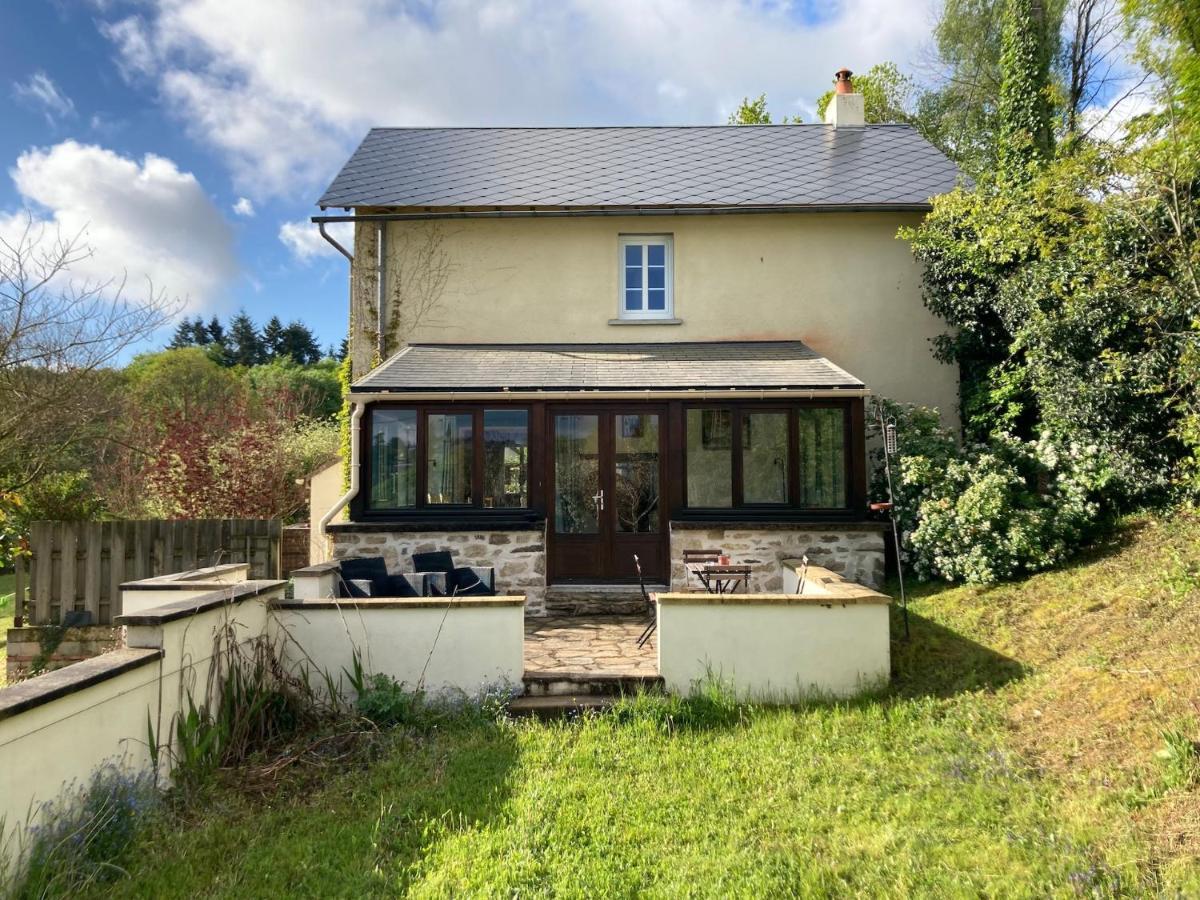 La Maison Charmante D'Elisabeth Saint-Ybard Exterior foto