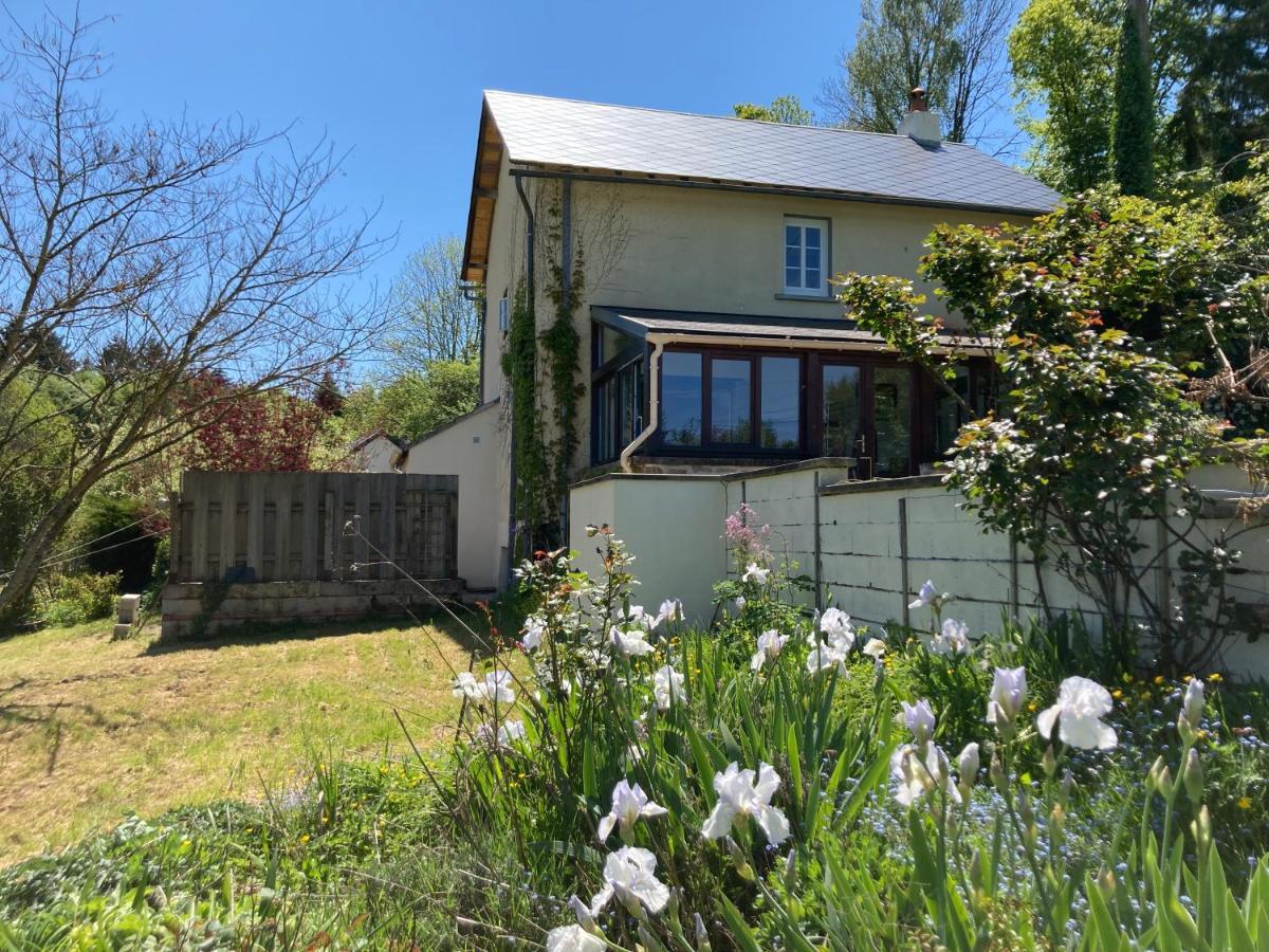 La Maison Charmante D'Elisabeth Saint-Ybard Exterior foto